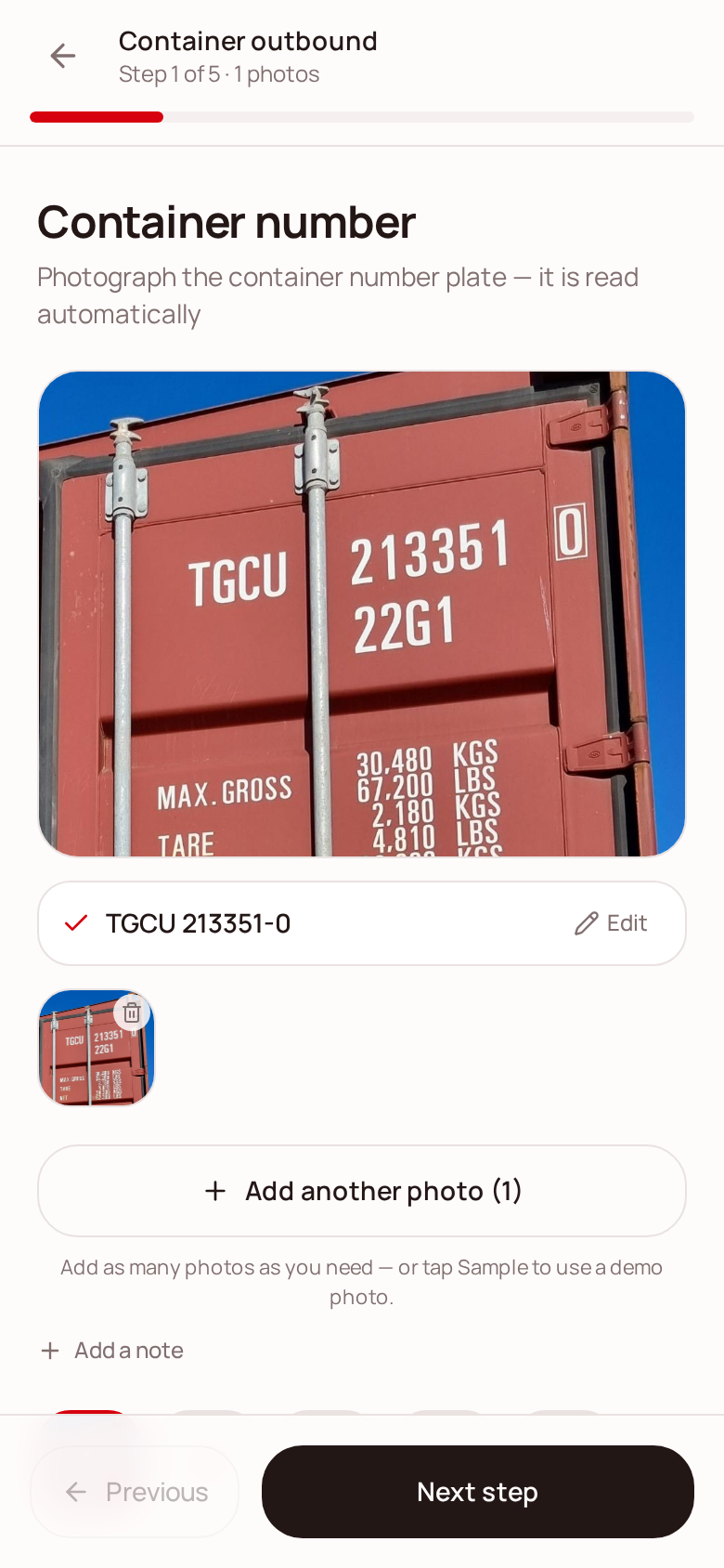 Guided photo capture with the container number read automatically